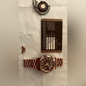 Men’s Rolex Date Just 41mm Two Tone Black Index Dial Jubilee 126333 Pre-Owned